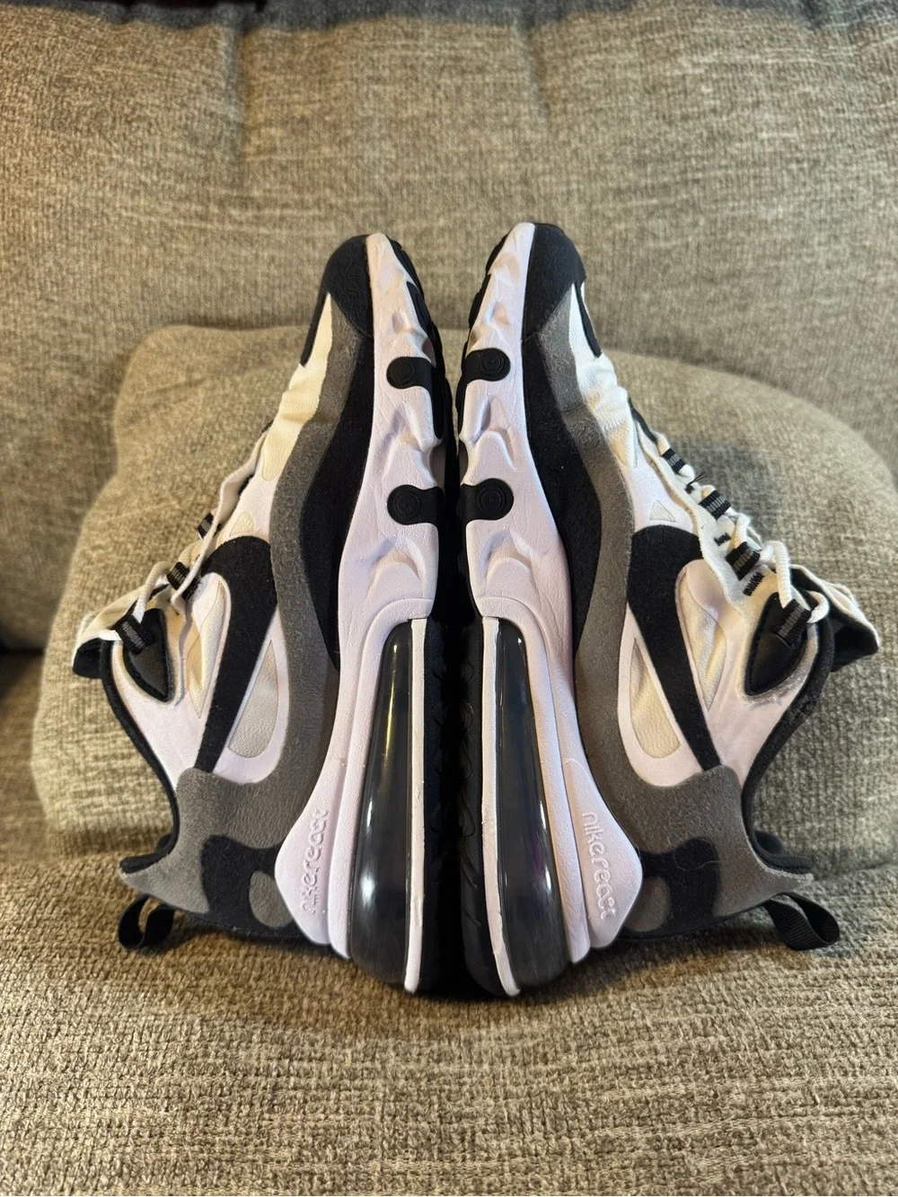 Nike Air Max 270 React Men’s Oreo Sneakers CT1264-101 Size 7